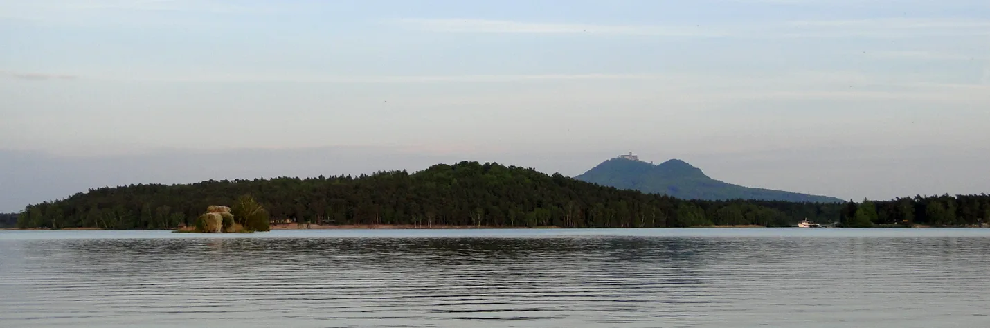 Máchovo jezero a jeho krásná krajina